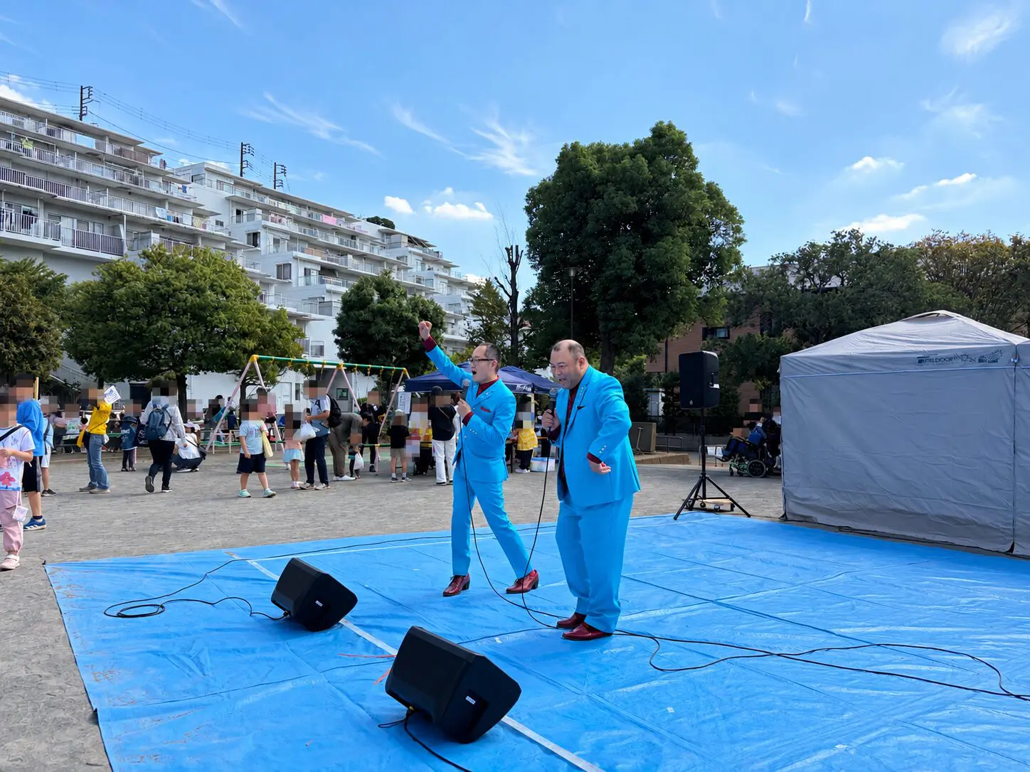 幹まつりのステージで漫才を披露するキラーコンテンツ
